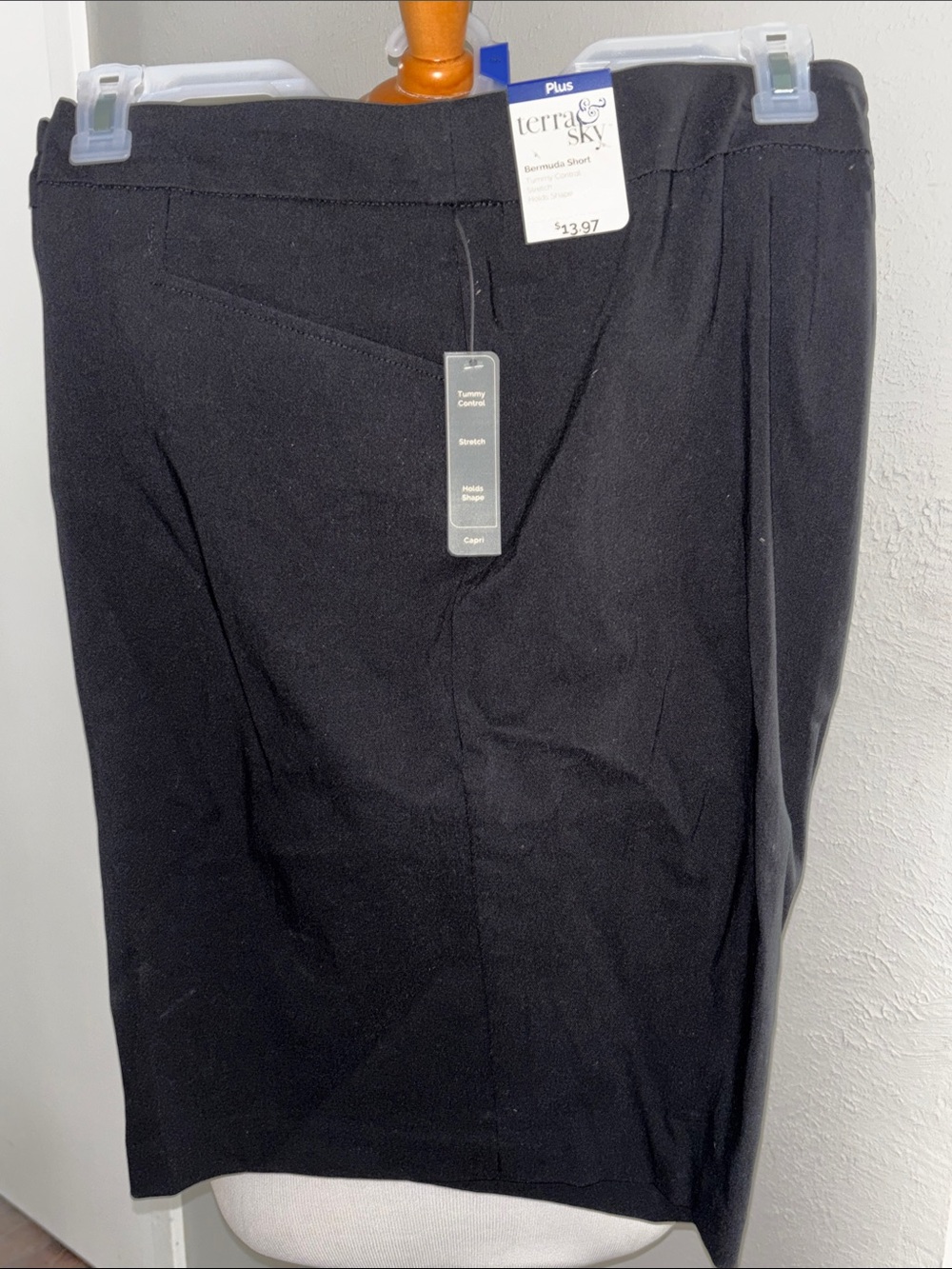Terra & Sky Black Bermuda Shorts (NWT)